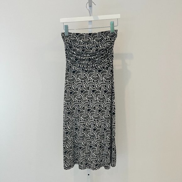 FOREVER 21 BLACK AND WHITE STRAPLESS DRESS SIZE SMALL - Picture 3 of 5